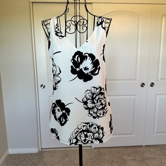 Banana Republic Tank Top - NWOT - Picture 2 of 7